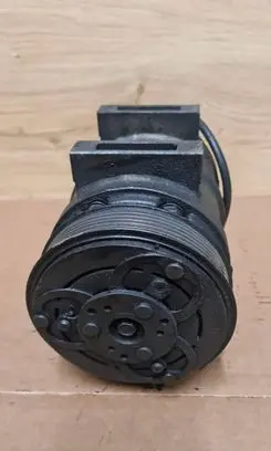 Volvo V70 Air conditioning (A/C) compressor (pump) 9171996