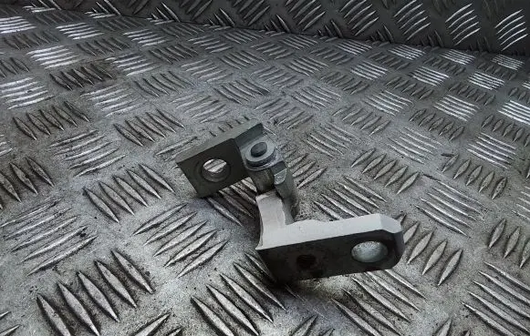 Volkswagen Caddy Front door upper hinge