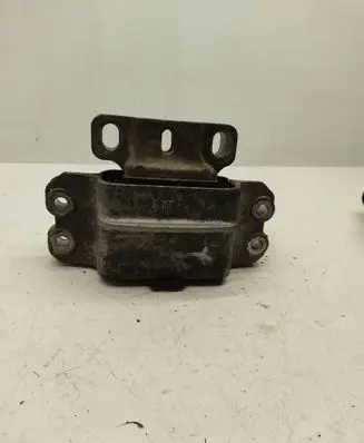 Seat Altea Engine mount bracket