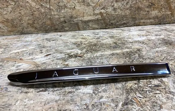 Jaguar XK - XKR Fender model badge letters BW83001B41AC