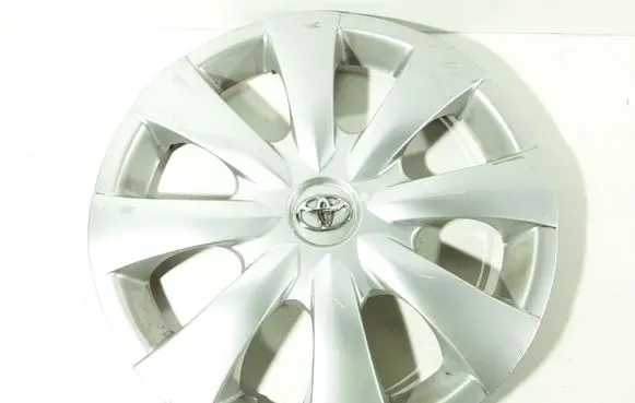 Toyota Auris 150 R15 wheel hub/cap/trim 4260202210 7569
