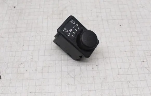 Nissan Almera N16 Headlight level height control switch 37024A D24500