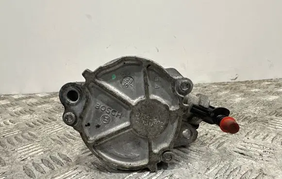 Nissan Pathfinder R51 Vacuum pump 01562C2