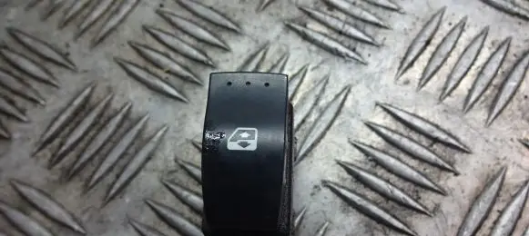 Renault Megane I Quarter vent window switch 