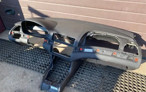 BMW 3 E46 Dashboard 7143207 8214584 8196093