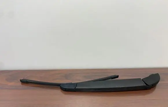 Alfa Romeo Stelvio Rear wiper blade arm