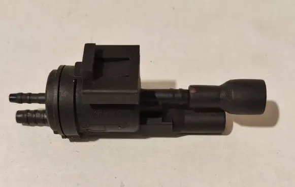 Mercedes-Benz C W204 Valve vacuum 0025401497 48843625800
