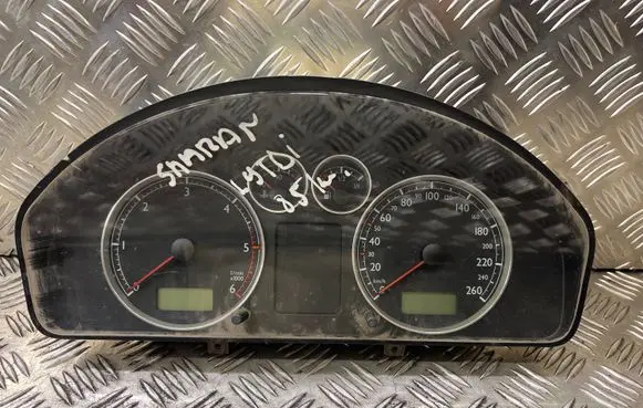 Volkswagen Sharan Speedometer (instrument cluster) 7M3920800F
