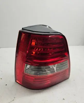 KIA Sorento Rear/tail lights 9243E5