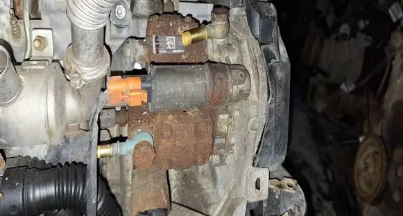 Ford Fiesta Fuel injection high pressure pump 9685440880
