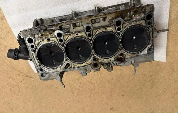 Volkswagen PASSAT B6 Engine head 06D103373AM