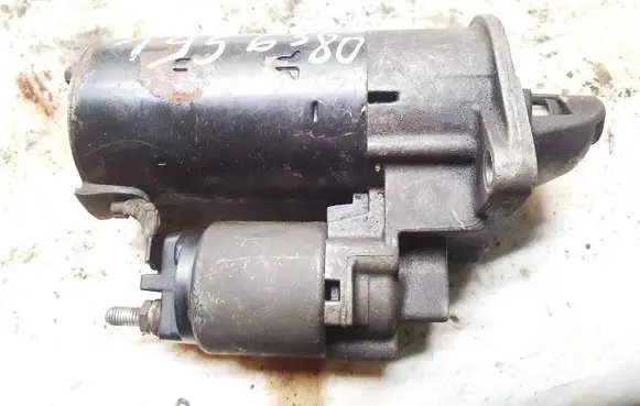 Opel Zafira B Starter motor 0001108202