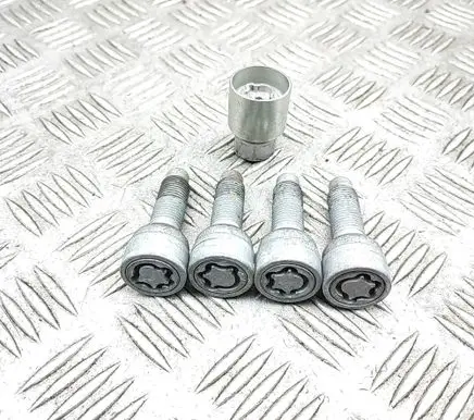 Genesis GV70 Anti-theft wheel nuts and lock CUF44AU000