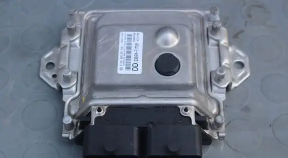 Suzuki Alto Engine control unit/module 0261S09627