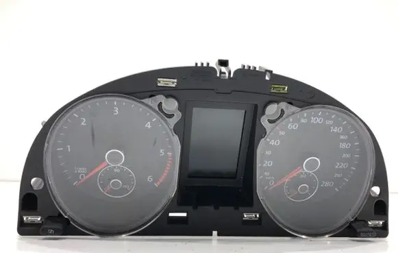 Volkswagen PASSAT CC Speedometer (instrument cluster) 3C8920870L