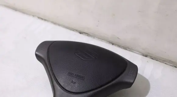 Suzuki Liana Steering wheel airbag