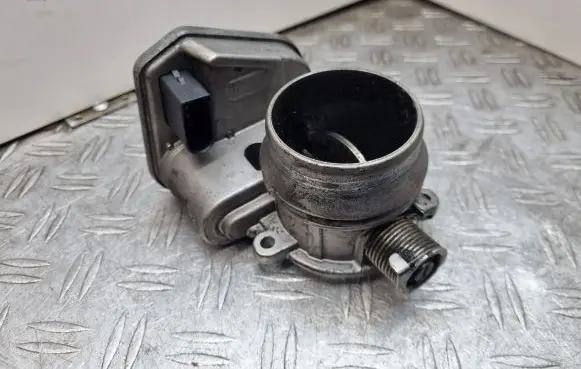 BMW 1 E82 E88 Throttle valve 7804373