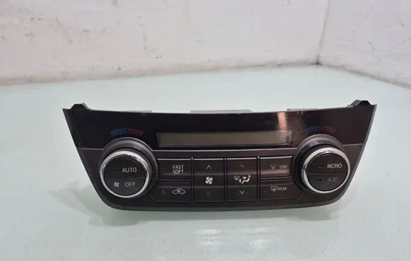 Toyota RAV 4 (XA40) Climate control unit 75F546