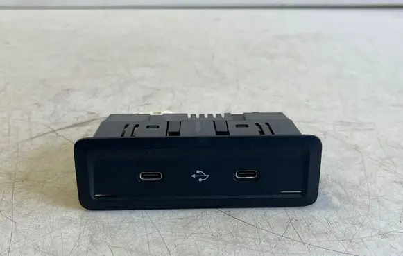 Mercedes-Benz GLB X247 USB socket connector A2478207502