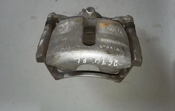 Volkswagen Tiguan Front brake caliper 3C0615123