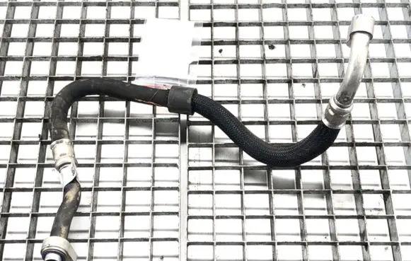 Mini Cooper Countryman F60 Air conditioning (A/C) pipe/hose 6834655