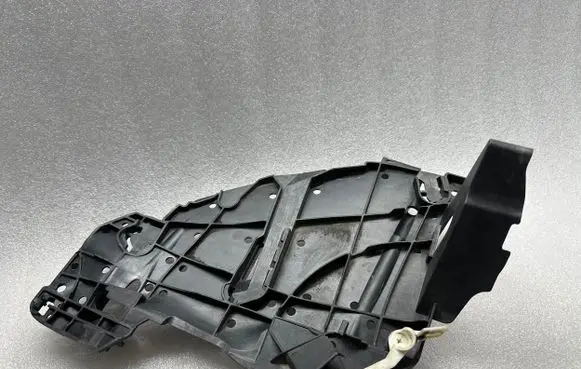 Volkswagen Touareg I Headlight/headlamp mounting bracket 16464500