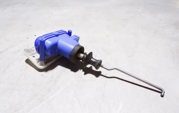 Audi 80 90 B3 Central locking vacuum pump 893862153C