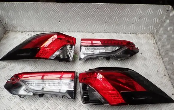 Toyota RAV 4 (XA50) Tailgate rear/tail lights 8159042062 81560-42230