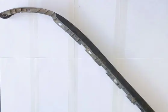 Front bumper lip