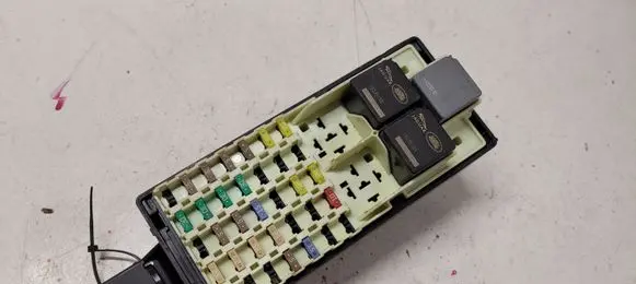 Jaguar XE Fuse module GX7314K131DA