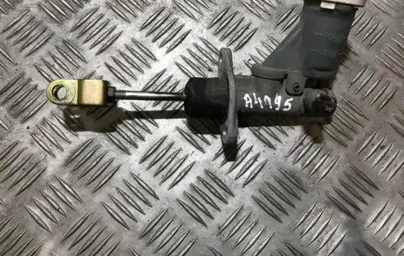 Mitsubishi Carisma Master brake cylinder