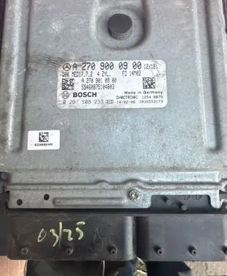 Mercedes-Benz A W176 Engine control unit/module A2709000900 A2709010900 0261S08233