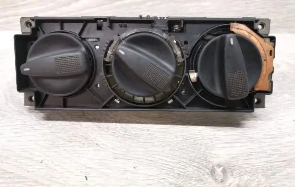 Volkswagen PASSAT B4 Climate control unit 1H0819045C 3590068011 592061801