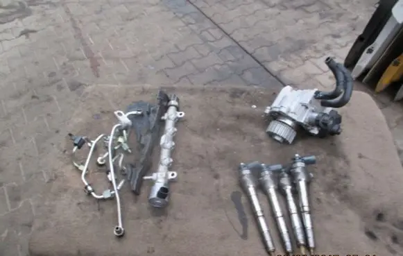 Audi A3 S3 8V Fuel injector 04L130277AE