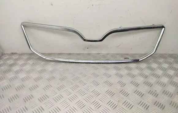 Skoda Octavia Mk3 (5E) Front bumper upper radiator grill 5E0853761