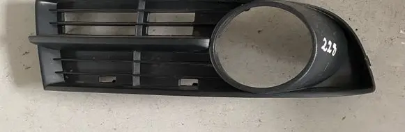 Volkswagen Touran I Front bumper lower grill 1T0853666A 13404