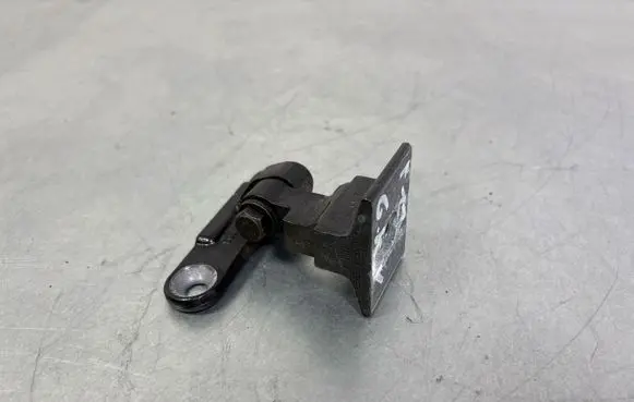 BMW 5 F10 F11 Rear door upper hinge 7185633