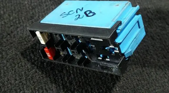 Renault Scenic II - Grand scenic II Fuse module 7703597202