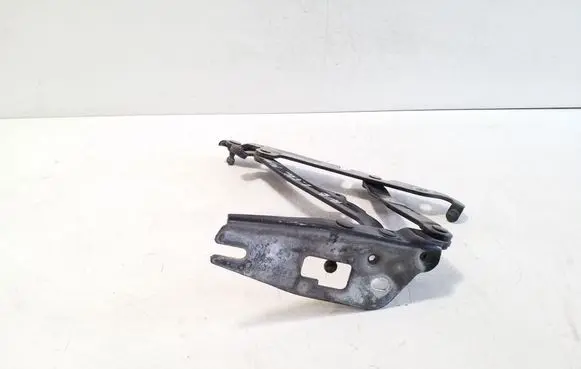 Tailgate/trunk/boot hinge