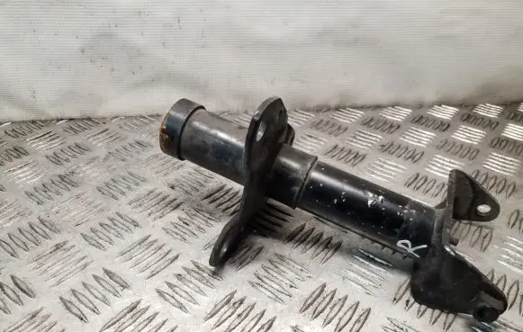 Volkswagen PASSAT B5 Front bumper shock/impact absorber 3B0807134A