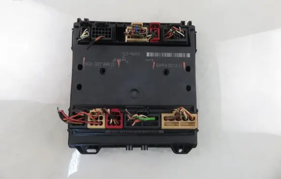 Volkswagen Polo IV 9N3 Central body control module 5WK48212D 6Q1937049D