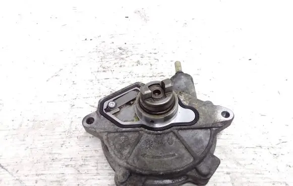 Mercedes-Benz B W245 Vacuum pump A6402300265