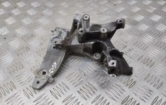 Peugeot 508 Engine mounting bracket 9674030280