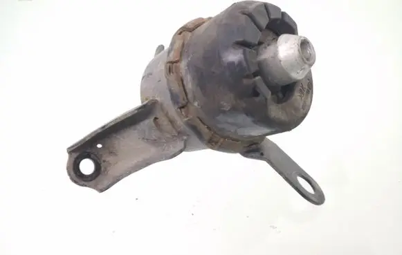 Mazda 6 Engine mount bracket