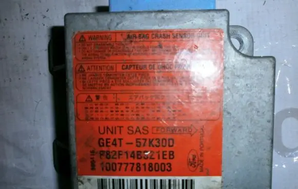 Mazda 626 Airbag control unit/module GE4T57K30D F82F14B3212AC