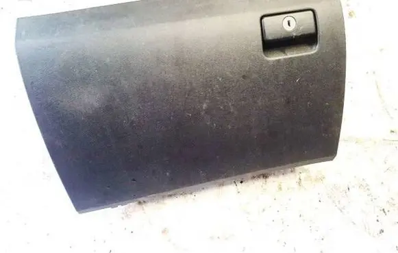 Toyota Avensis T270 Glove box 5555005100 55550-05100