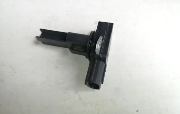 Toyota Corolla E120 E130 Mass air flow meter 2220431010 1974005001