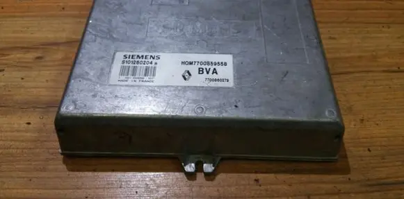 Renault Espace II Engine control unit/module hom7700859558 7700860279