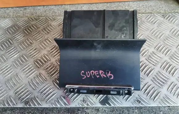 Skoda Superb B6 (3T) Ashtray (front) 3T0857962B