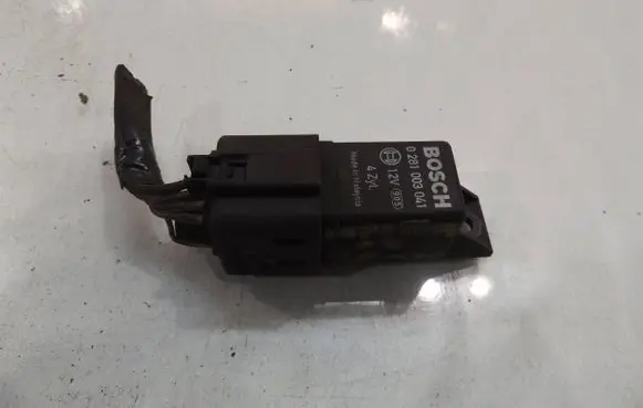 Chevrolet Captiva Glow plug pre-heat relay 0281003041